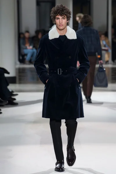 Look 24